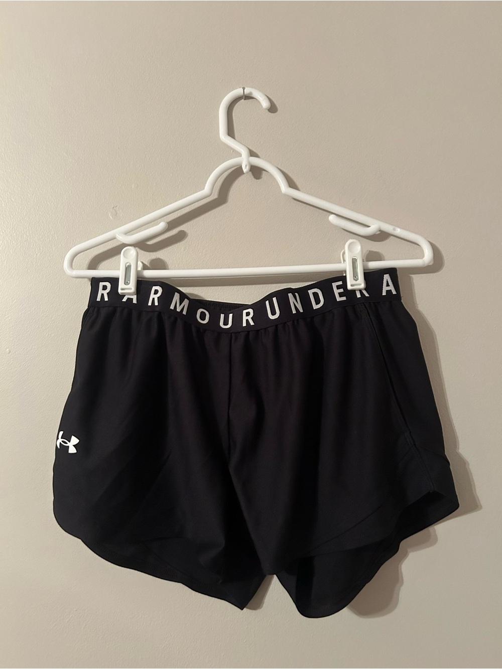 Under Armour Women’s Black Athletic Shorts with Logo Waistband